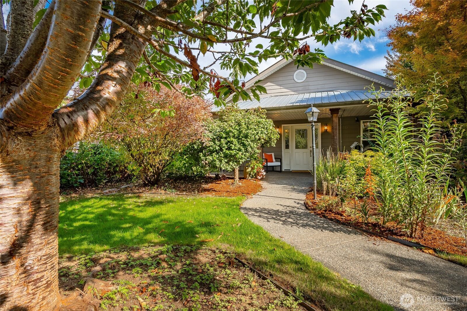 Property Photo: 1260 Harrison Avenue WA 98230