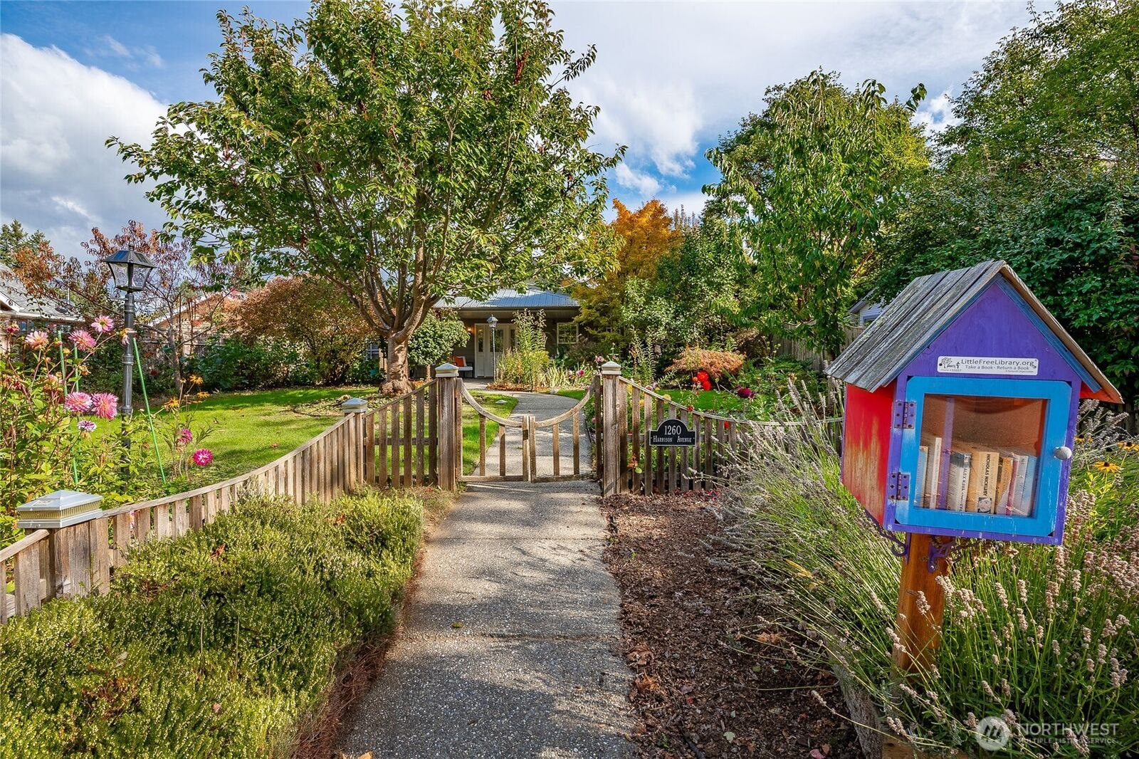 Property Photo:  1260  Harrison Avenue  WA 98230 