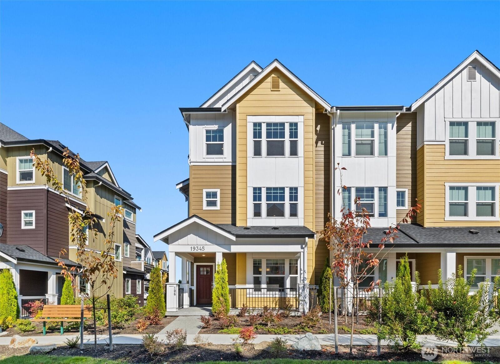 Property Photo: 19345 NE 69th Circle 106 WA 98052