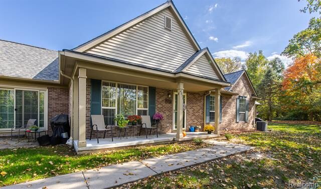 4091 Stonebridge  Holly Vlg MI 48442 photo
