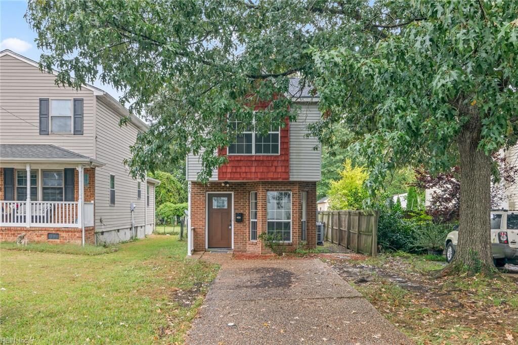 Property Photo: 406 Atlantic Ave VA 23664