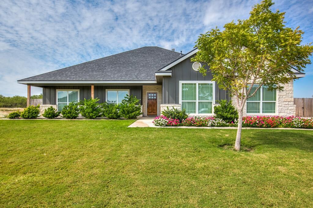 Property Photo: 4529 Old Stone Dr TX 76904
