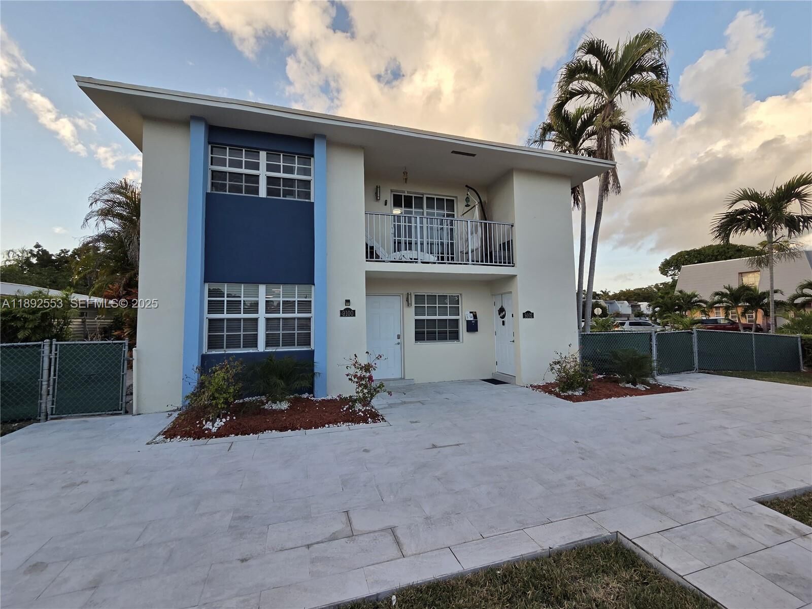 Property Photo: 9100 SW 95th Ave 9100 FL 33176