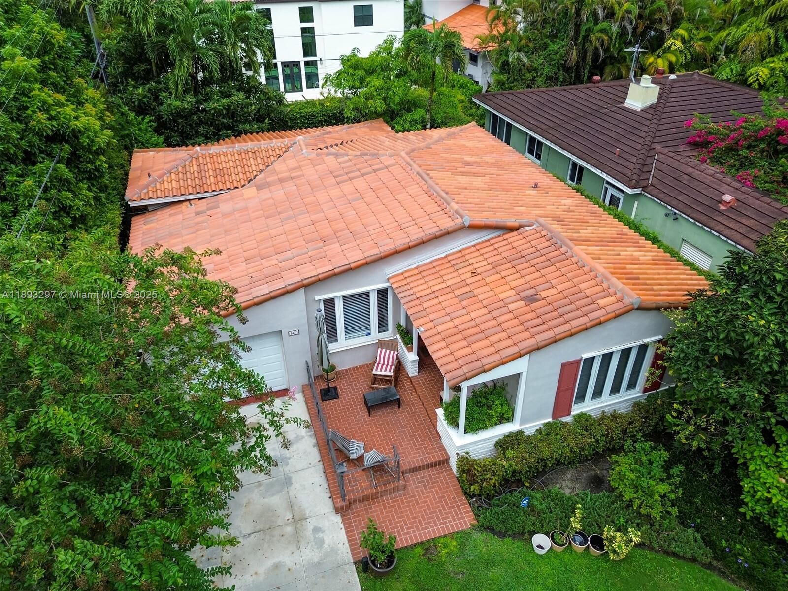 Property Photo: 1433 Ortega Ave FL 33134