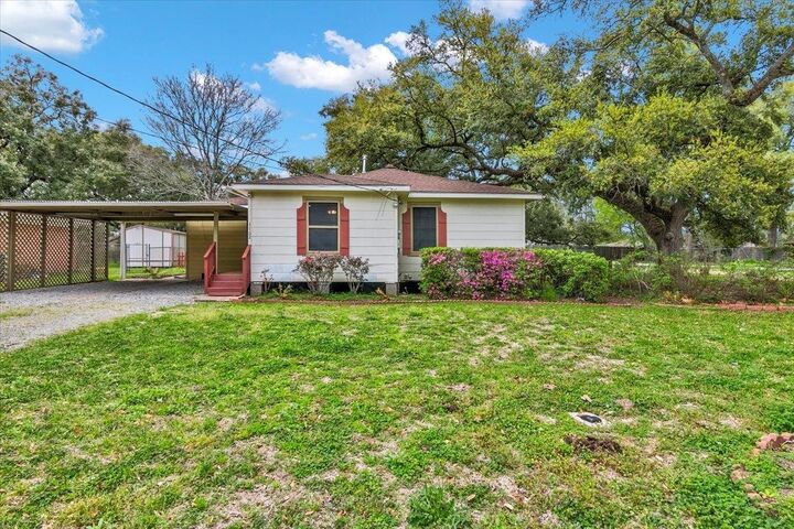 Property Photo:  3702 Travis Dr.  TX 77703