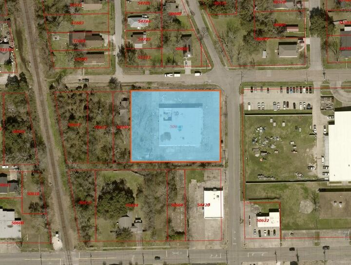 Property Photo: 1011 N 10th Street TX 77630