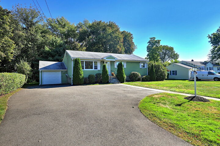Property Photo: 245 Woodruff Road CT 06461