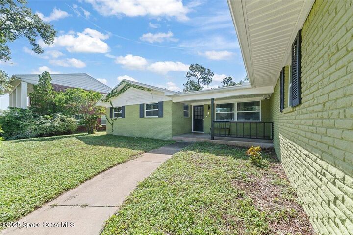 Property Photo:  4317 Lantern Drive  FL 32796 