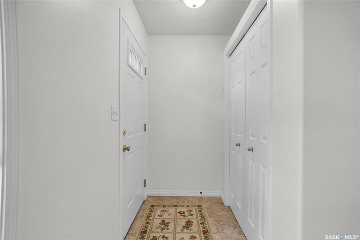Property Photo: 102 Willow Street E 19 SK S7J 0C2