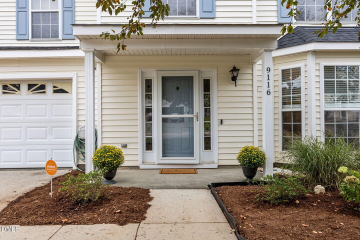 Property Photo: 9116 Erinsbrook Drive NC 27617