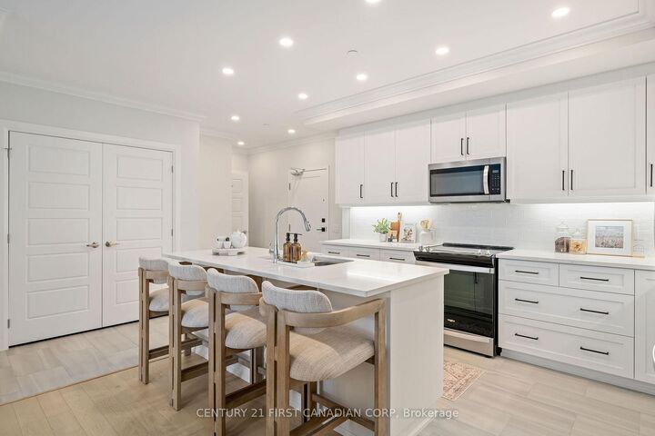 Property Photo:  1560 Upper West Avenue 306  ON N6K 0M4 