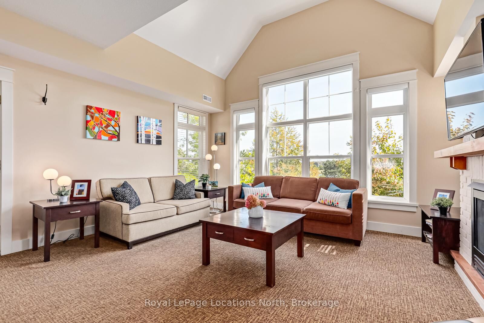 Property Photo: 125 Fairway Court 221 ON L9Y 0P8
