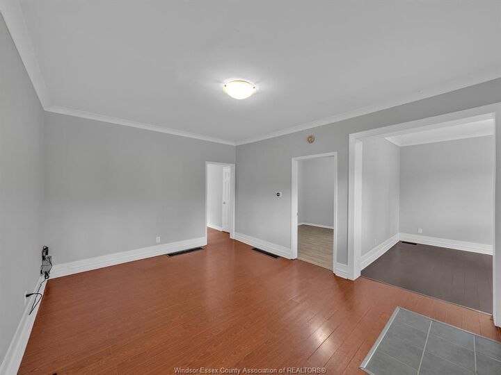 Photo de la propriété: 341 Parent Avenue ON N9A 2B7