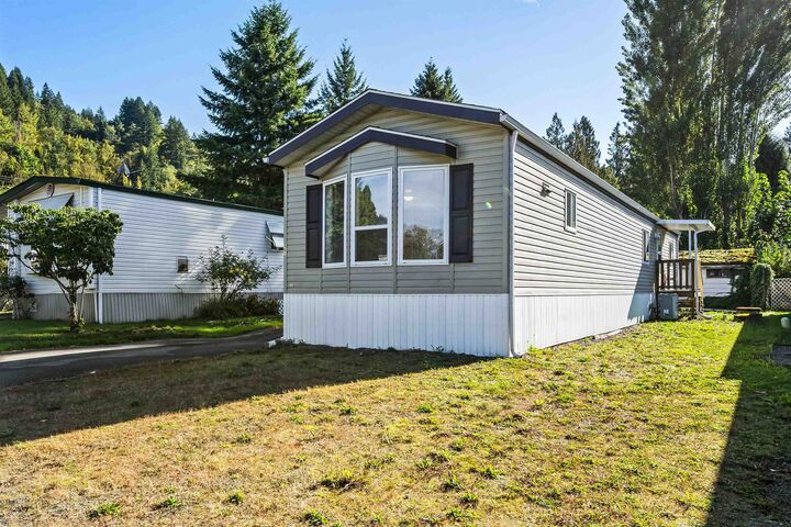 Photo de la propriété: 46484 Chilliwack Lake Road 27 BC V2R 3R7