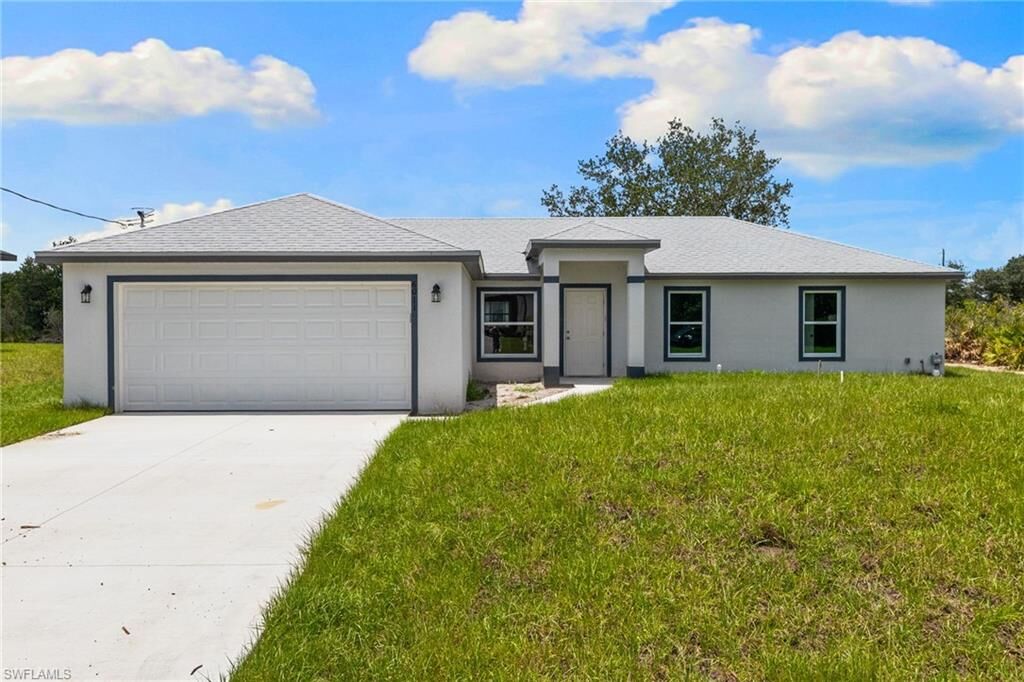 Property Photo:  718 Aprile Ave S  FL 33974 