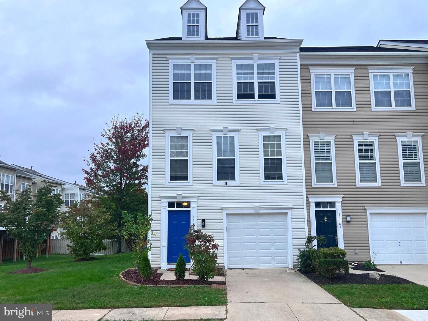 Property Photo: 43787 Tattinger Terrace VA 20148