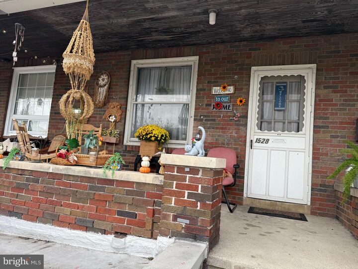 Property Photo: 1528 Fairview Street PA 19606