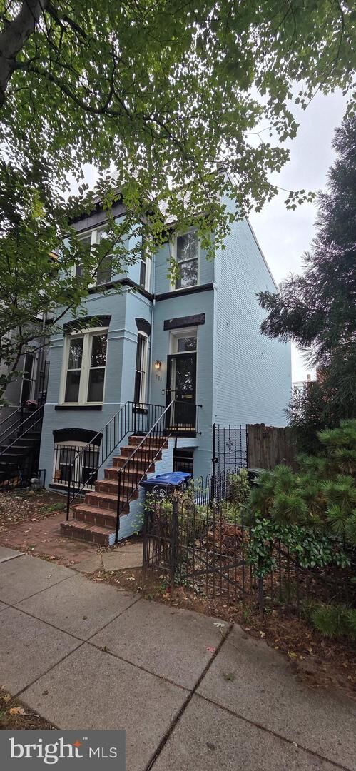 Property Photo:  703 13th Street NE  DC 20002 
