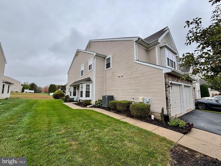 Property Photo: 83 Cypress Place PA 18940