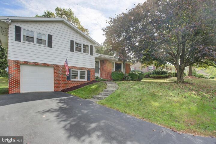 Property Photo: 1042 Laurich Drive PA 17202