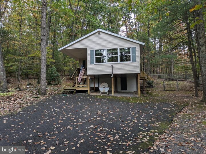 Property Photo: 139 Oakwoods Drive PA 17074