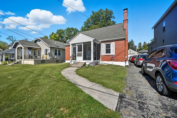 Property Photo: 162 Ridgeway Road OH 45216