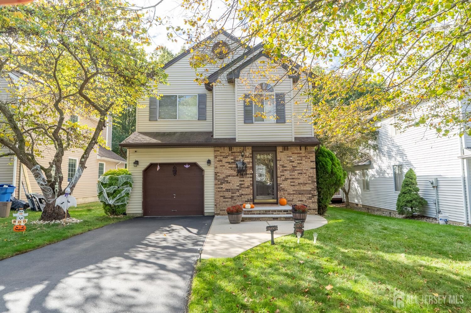 Property Photo:  33 Shelly Road  NJ 08857 