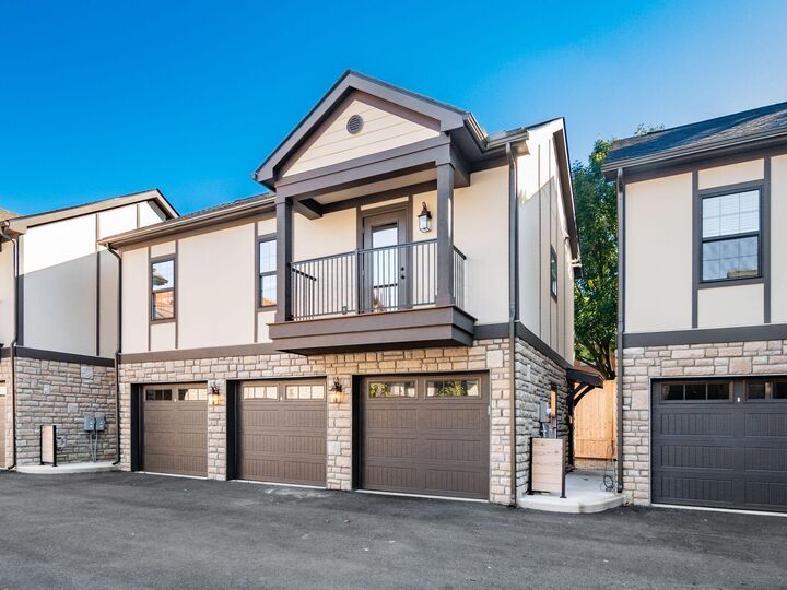 2015 W 5th Avenue  Marble Cliff OH 43212 photo