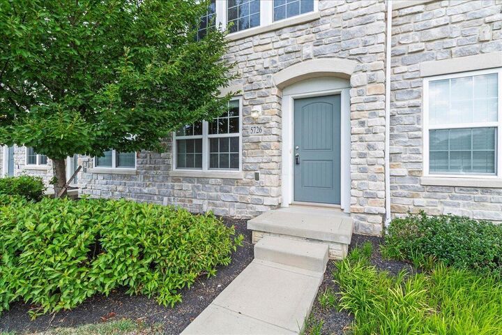 5726 Hayden Run Boulevard  Dublin OH 43016 photo