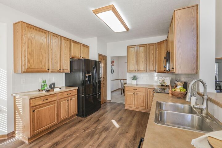 Property Photo: 190 Fox Glen W Drive OH 43147