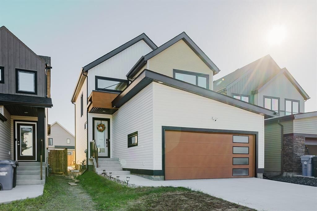 Property Photo: 388 Big Bluestem Road MB R2C 5V1