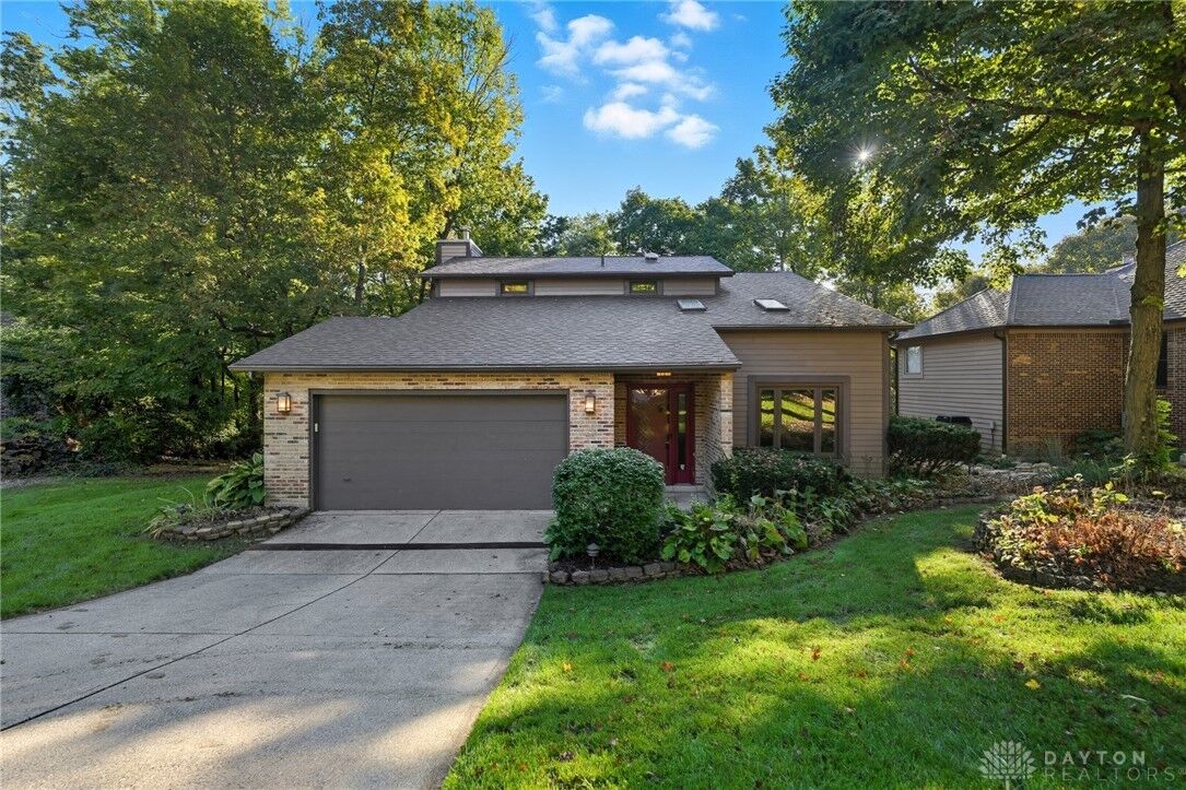 Property Photo: 2210 Settlers Trail OH 45377
