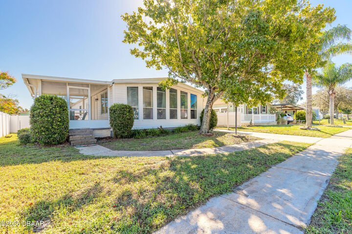 Property Photo: 760 Rolling Hills Drive FL 32129