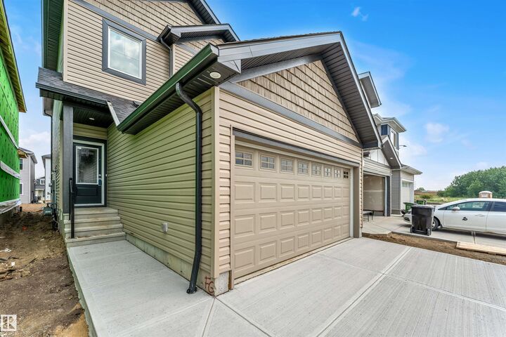 Property Photo: 1216 13 Ave NW AB T6T 2W2