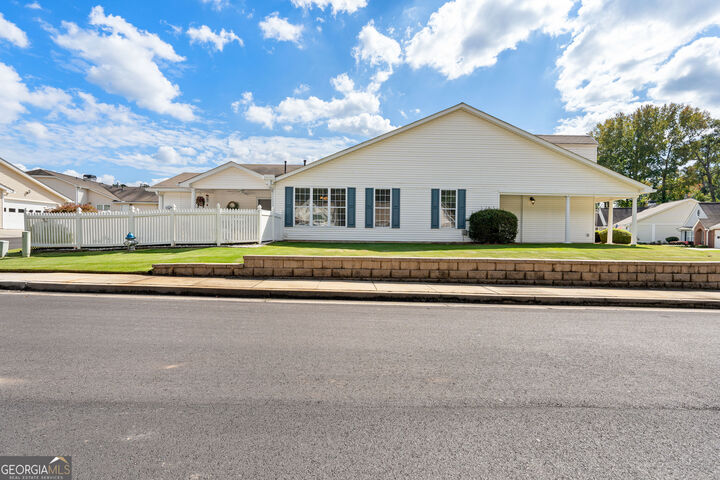 Property Photo:  1017 Pinehurst Drive  GA 30269