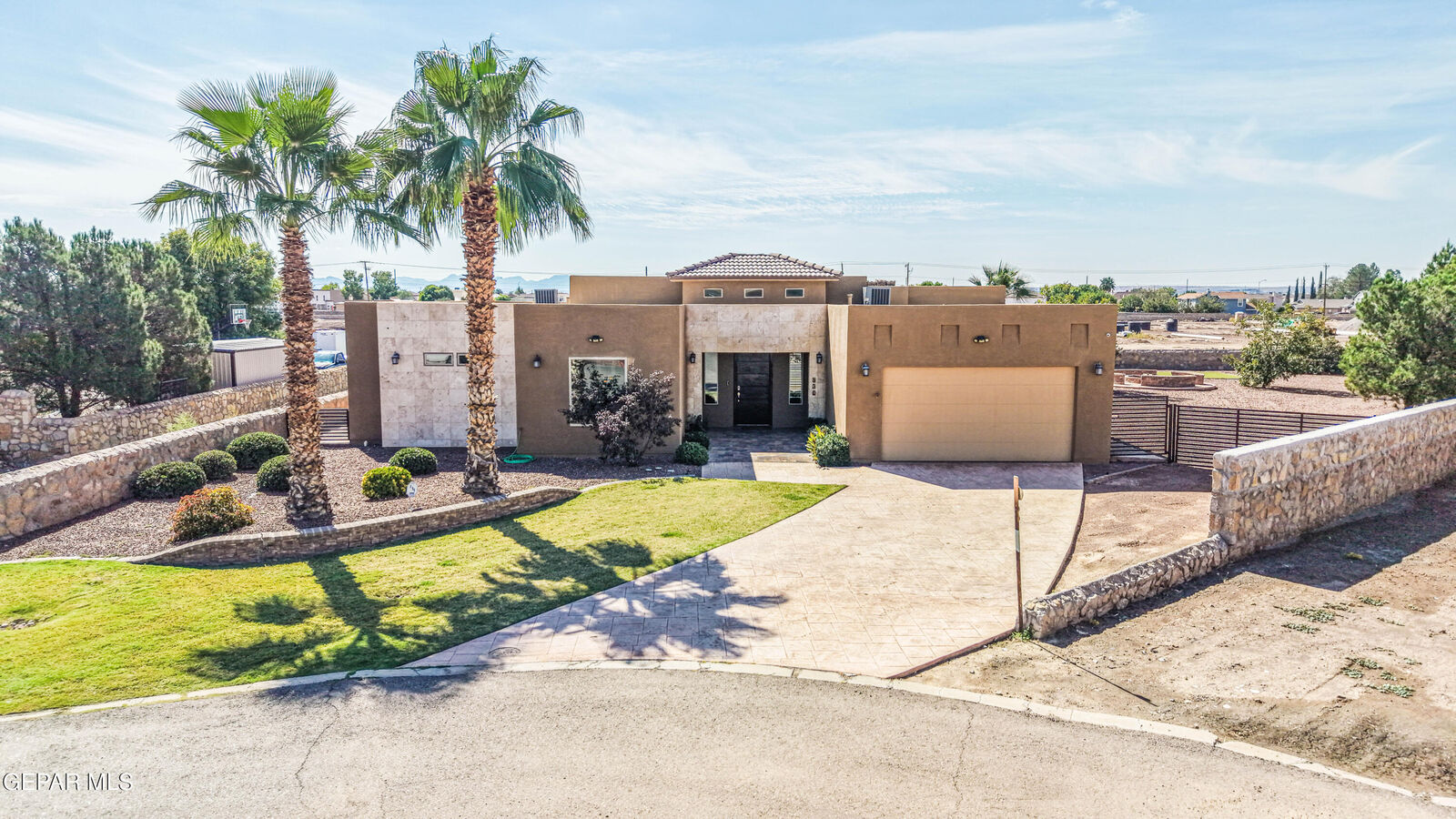 Property Photo:  830 Neyla Drive  TX 79932 