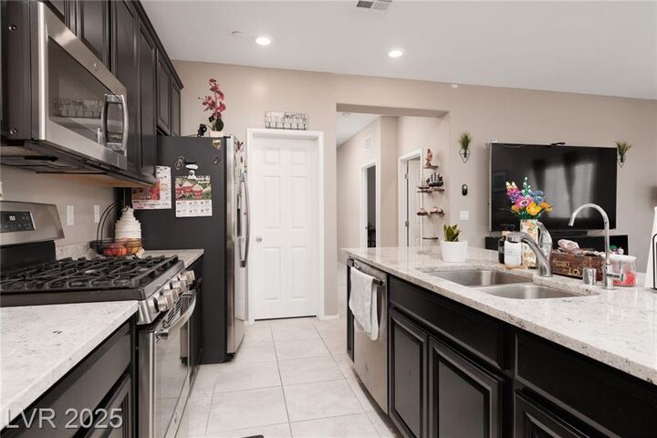 Property Photo: 2861 Sunflower Days Avenue 2147 NV 89031