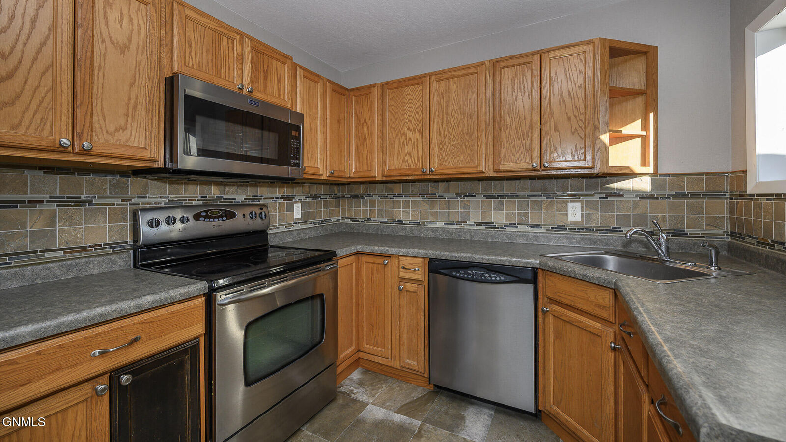 Property Photo: 421 S 15th Street ND 58504
