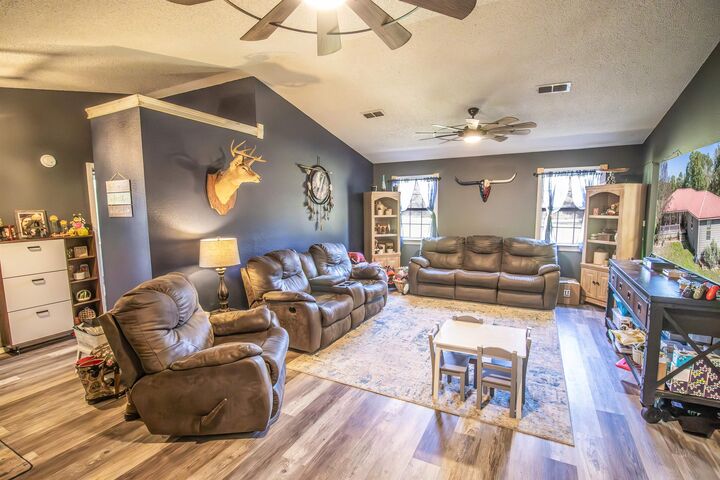 Property Photo:  8854 Hyena Rd  TX 75644 