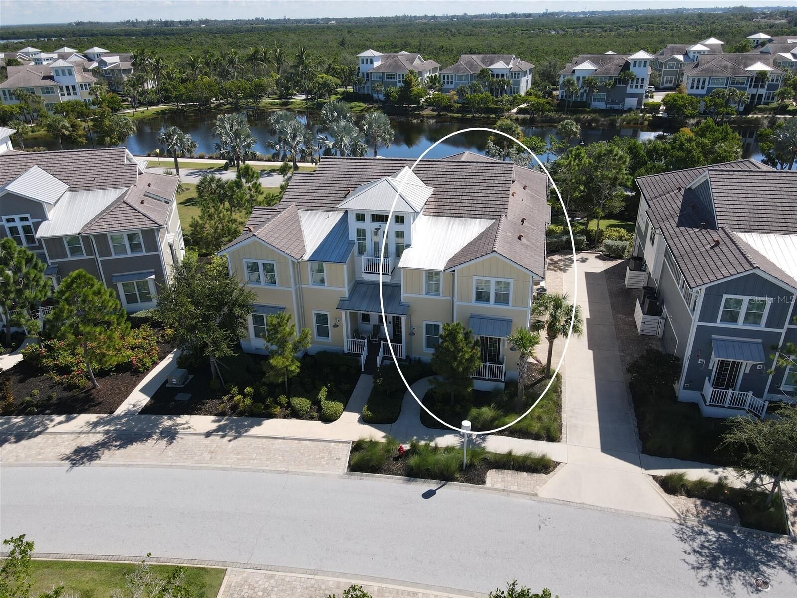 Property Photo: 343 Compass Point Drive 201 FL 34209