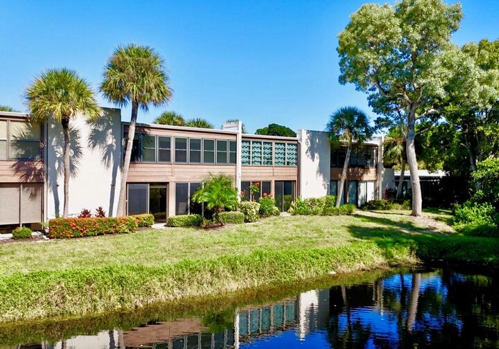 Property Photo: 182 Pineneedle Drive FL 34210