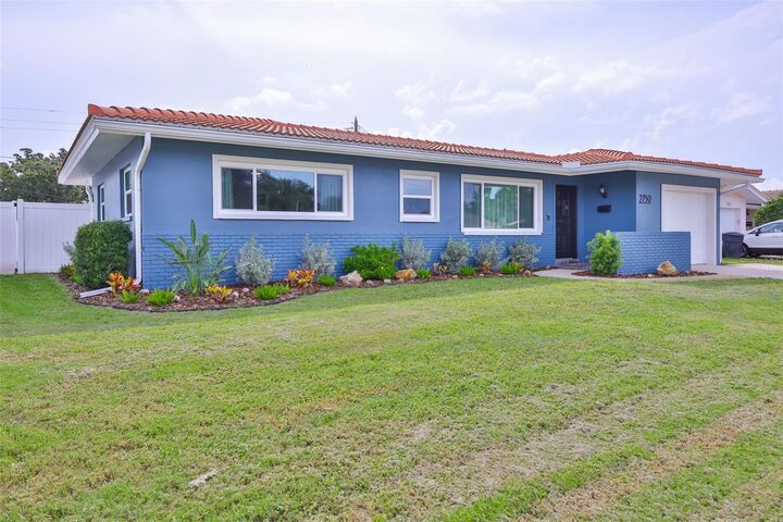 Property Photo: 2759 61st Lane N FL 33710