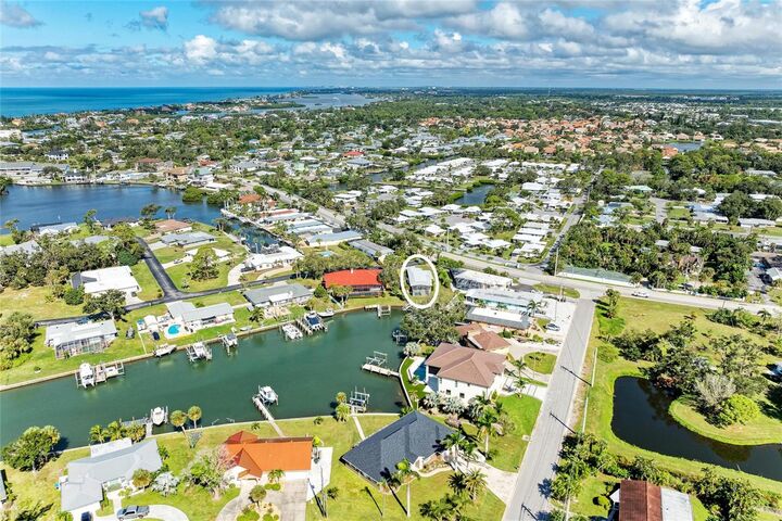 Property Photo:  136 Bayview Drive  FL 34275 