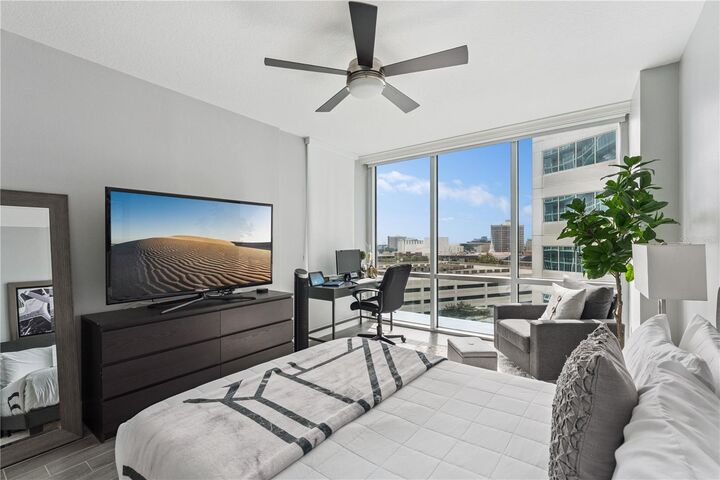 Property Photo: 322 E Central Boulevard 1004 FL 32801