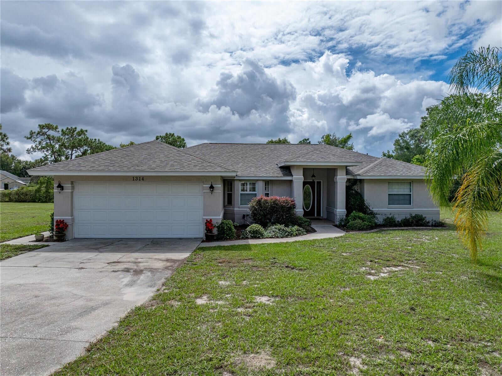 Property Photo: 1314 N Scenic Highway FL 33827