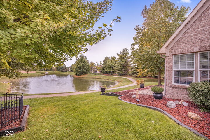 Property Photo: 7050 Sycamore Run Drive IN 46237