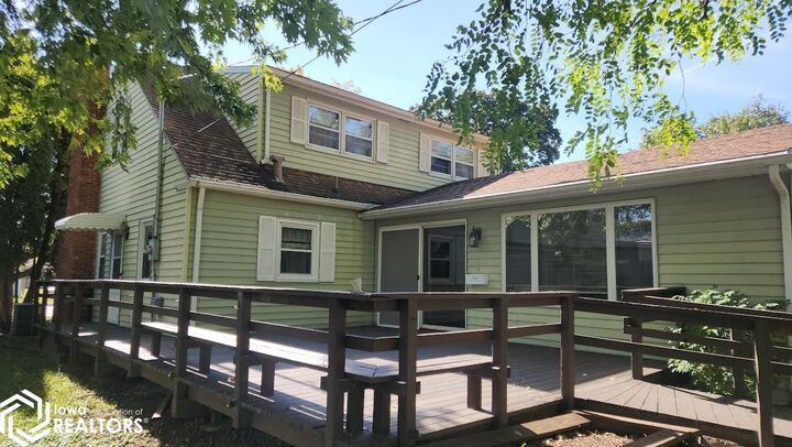 Property Photo:  834 4th Street SE  IA 50401 