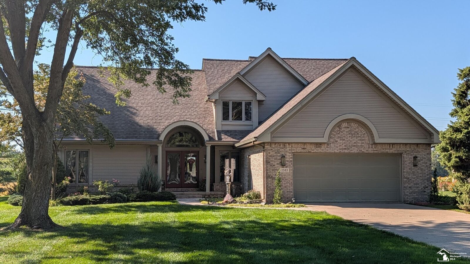 Property Photo: 2583 Vivian Road MI 48162