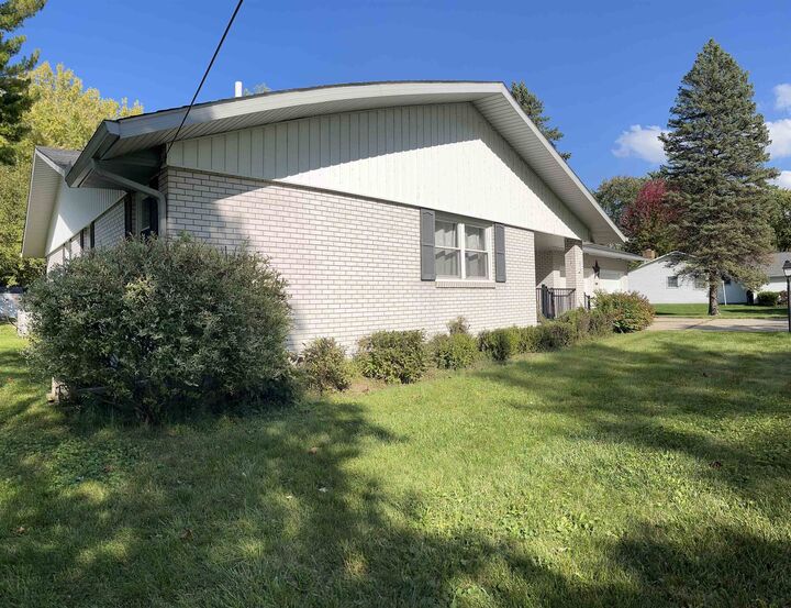 Property Photo: 1056 W Center Street MI 48732