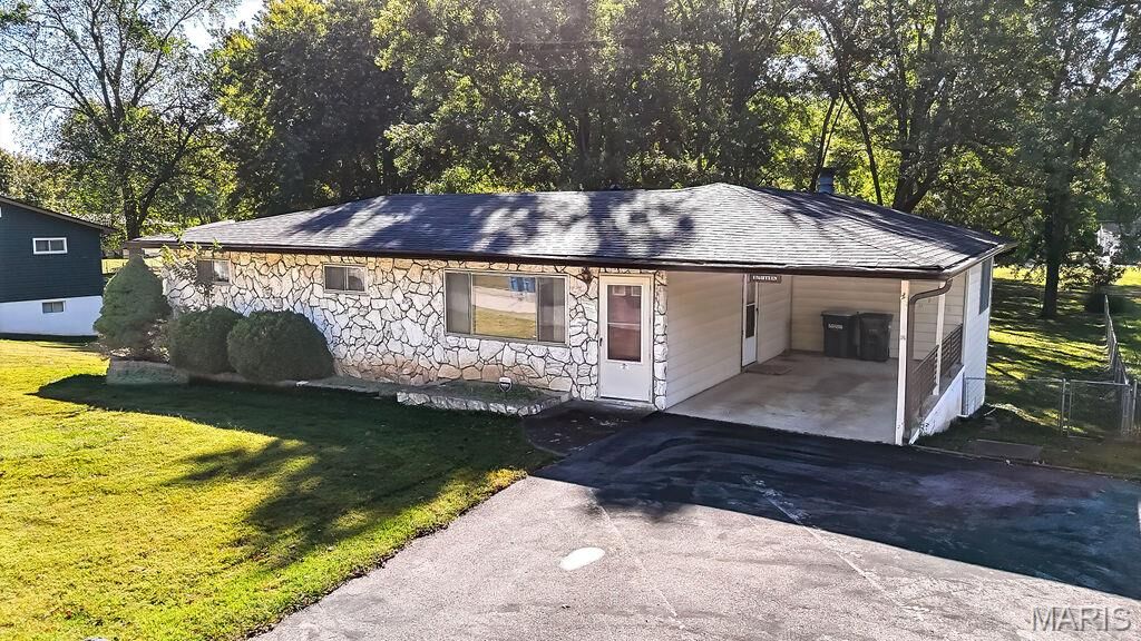 Property Photo: 18 Pleasant Valley Terrace MO 63010